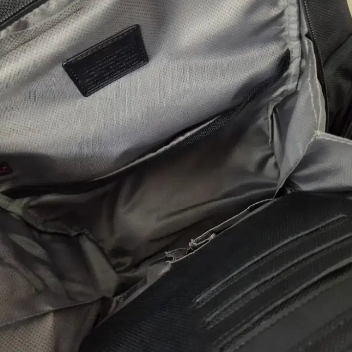 [BUNJANG] Tumi Alpha Brief Pack Backpack / 투미 알파 브리프팩 백팩이에요
