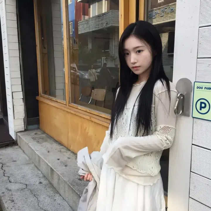 [BUNJANG] Daybin Rau Wave Stitching Knit Sweater / 데이빈 라우 펀칭 니팅 물결 니트