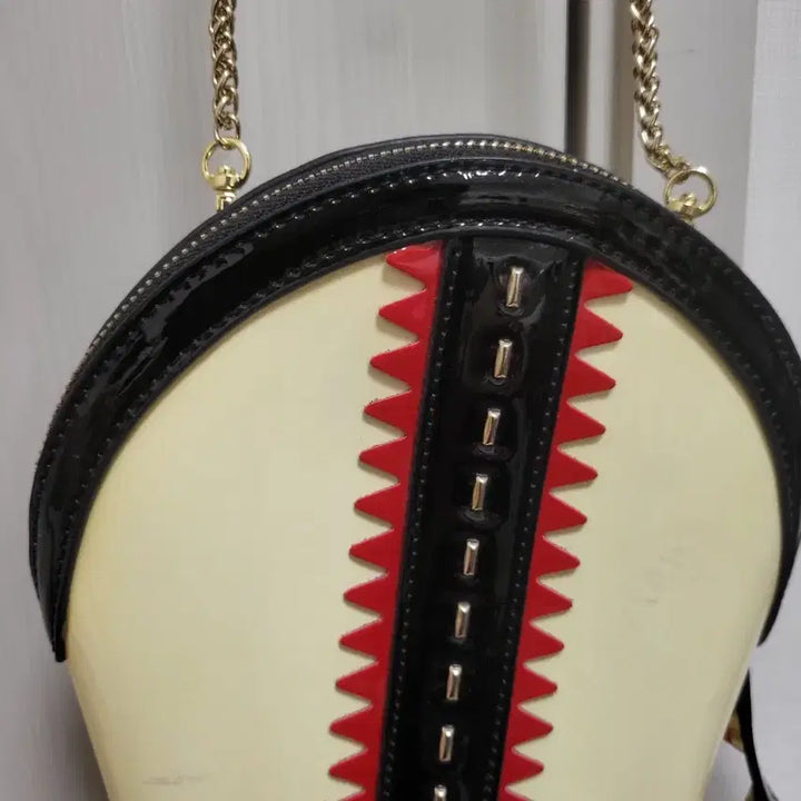 [BUNJANG] Ivory Chain Mini Crossbody Bag / 아이보리색 체인 미니 크로스백