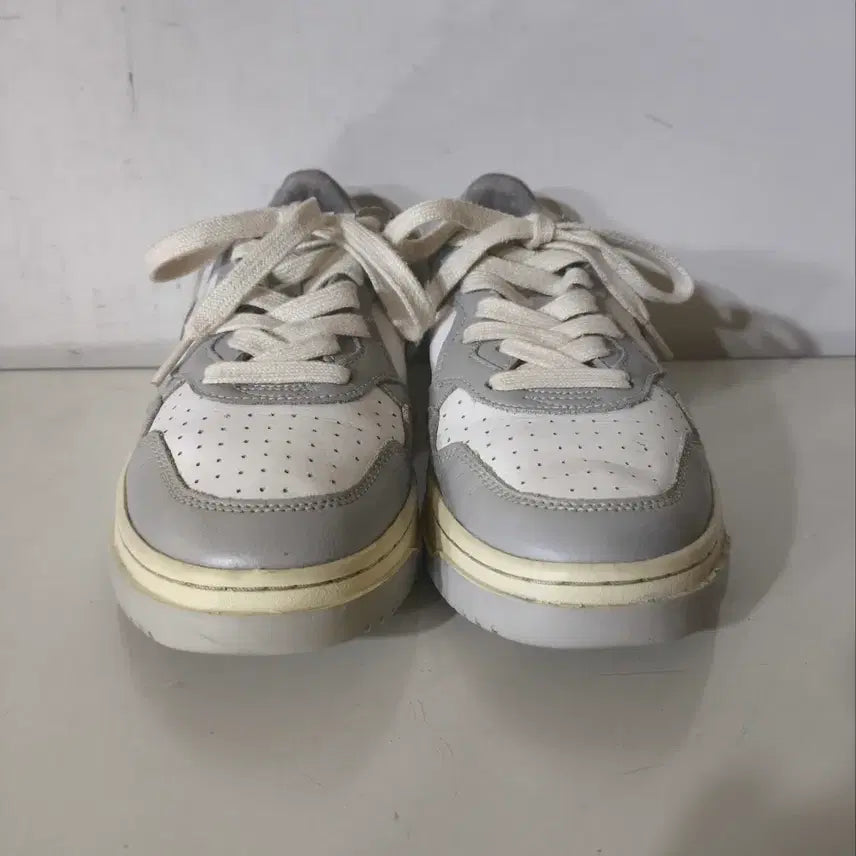 [BUNJANG] Autry Medalist Sneakers 260mm / 260mm 40 오트리 메달리스트 스니커즈