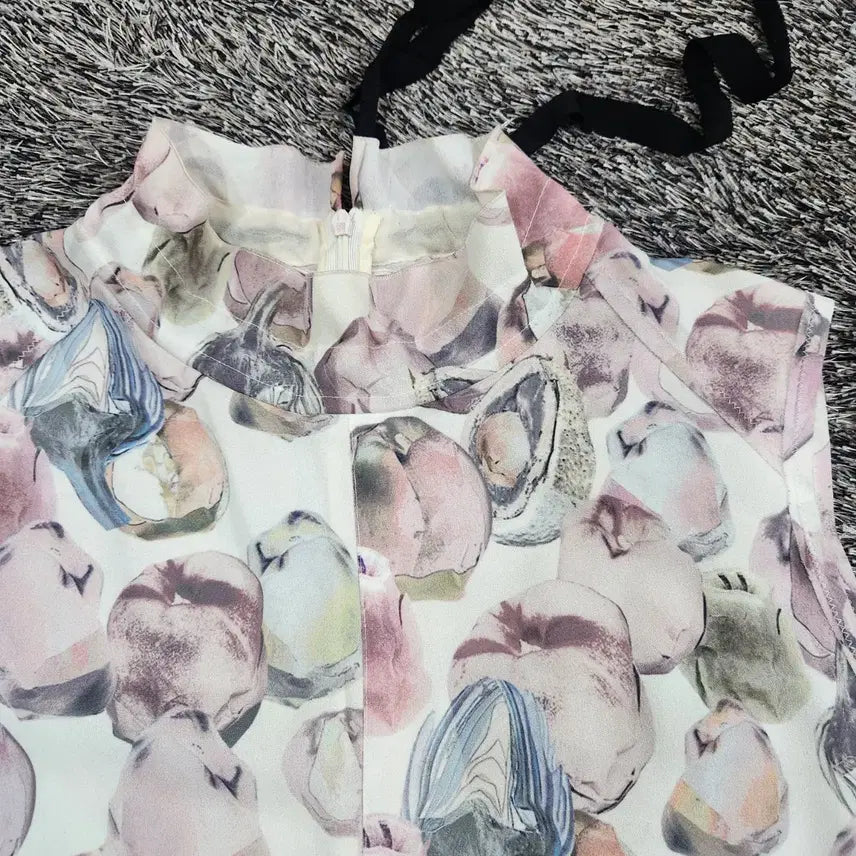 [BUNJANG] Kuho Frill Neck Sleeveless Blouse / 구호 프릴넥나시 블라우스 55