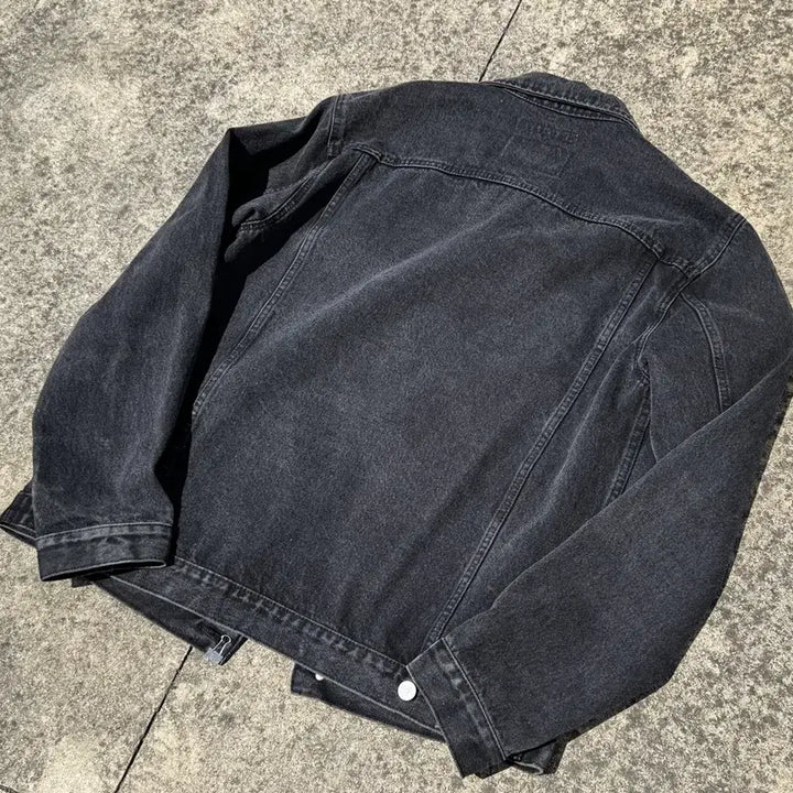 [BUNJANG] VIVASTUDIO Black Denim Trucker Jacket / [L] 비바스튜디오 블랙 데님 트러커 자켓