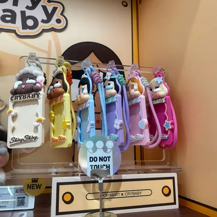 [BUNJANG] Crybaby Card Holder (Sealed) Random 2 / (원가이하)크라이베이비 카드 홀더 미개봉 랜덤 2