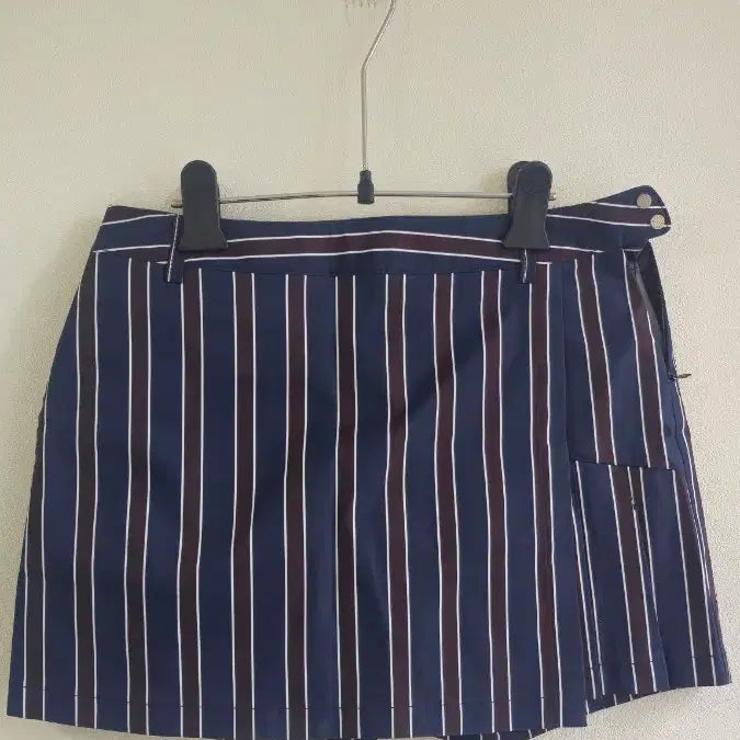 [BUNJANG] Wack Navy Stripe Wrap Style Shorts / 왁 / 네이비 스트라이프 랩스타일 반바지 1(64)