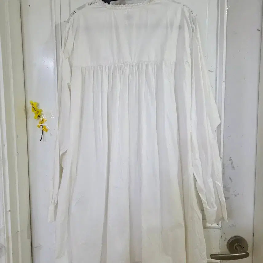 [SOLD OUT] 봄 여름 원피스 겸  고급스러 면 블라우스   깨끗해요 가슴단면63