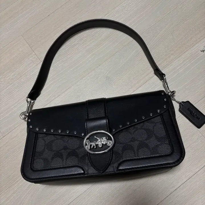 [BUNJANG] Coach Shoulder Bag Black / 코치 숄더백 블랙