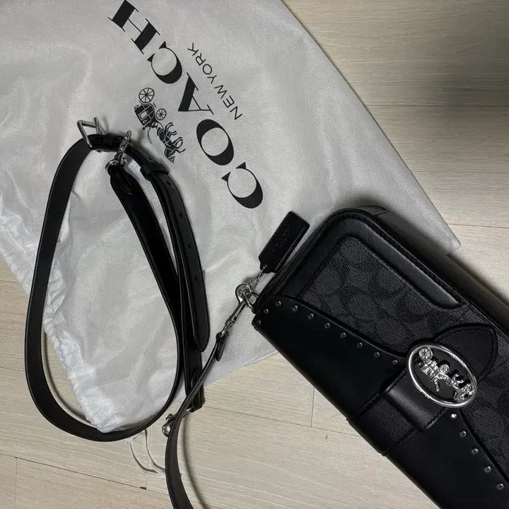 [BUNJANG] Coach Shoulder Bag Black / 코치 숄더백 블랙