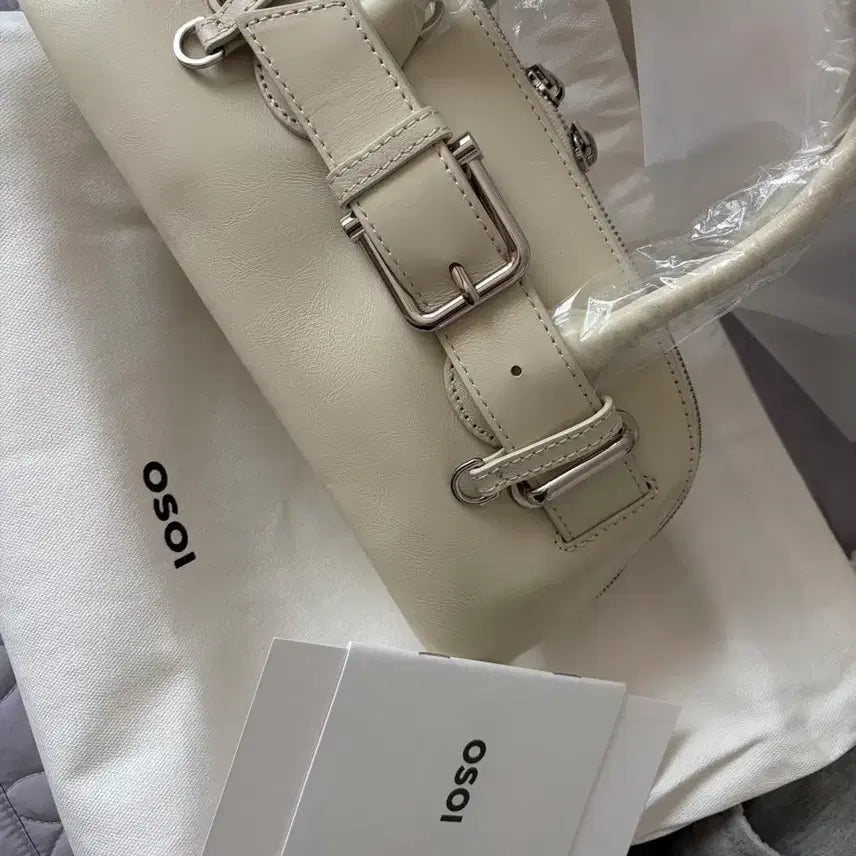 [SOLD OUT] 오소이 집 브로클 미니 스톤크림 Zip brocle mini