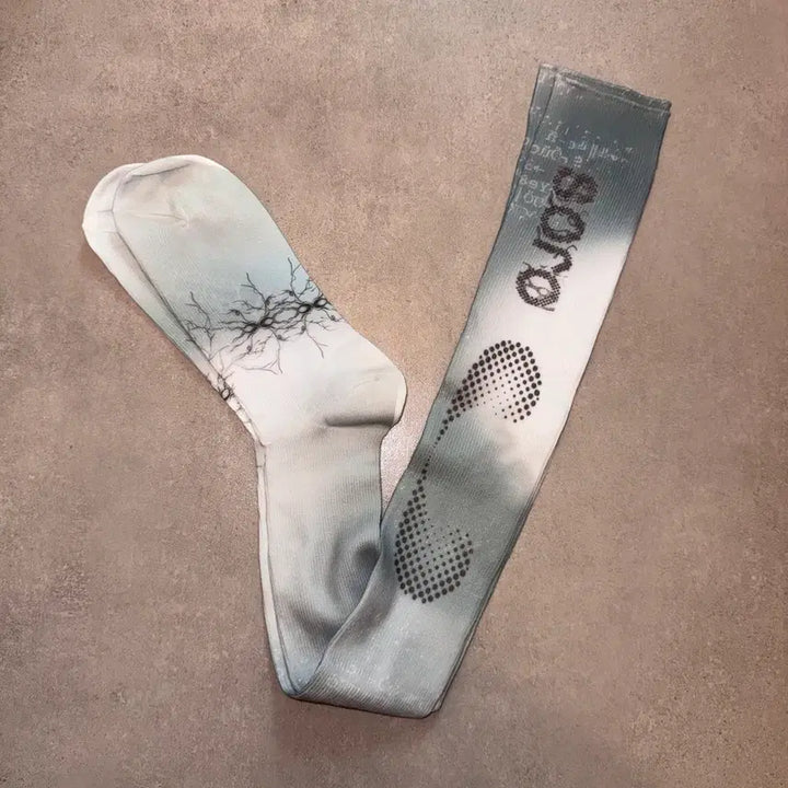 [SOLD OUT] 오호스 그래픽 프린티드 니삭스