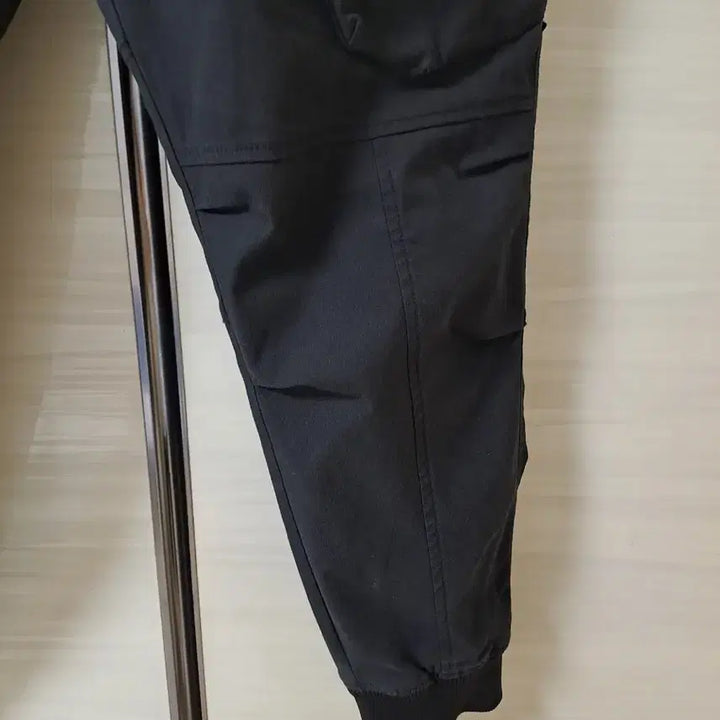 [SOLD OUT] 내셔널지오그래픽 블랙 카고 조거팬츠