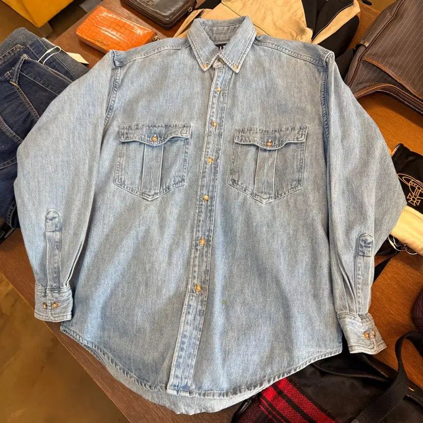 [BUNJANG] Old Gap Canada Two Pocket Denim Shirt / 올드 갭 캐나다 생산 투포켓 데님 셔츠 S M