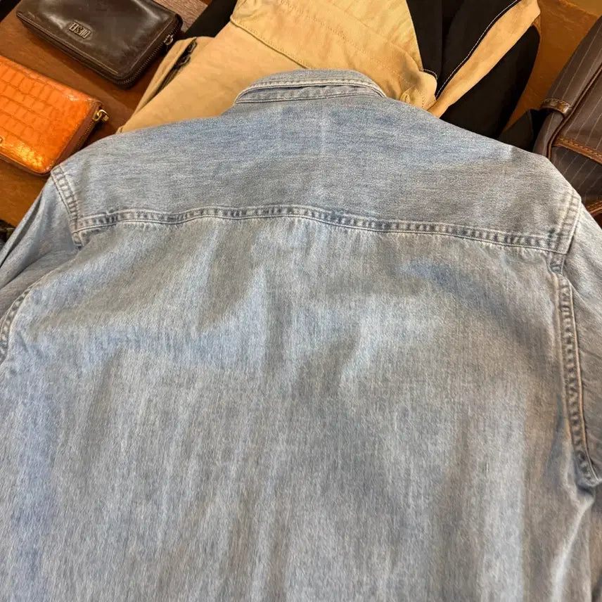 [BUNJANG] Old Gap Canada Two Pocket Denim Shirt / 올드 갭 캐나다 생산 투포켓 데님 셔츠 S M
