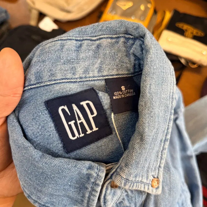 [BUNJANG] Old Gap Canada Two Pocket Denim Shirt / 올드 갭 캐나다 생산 투포켓 데님 셔츠 S M