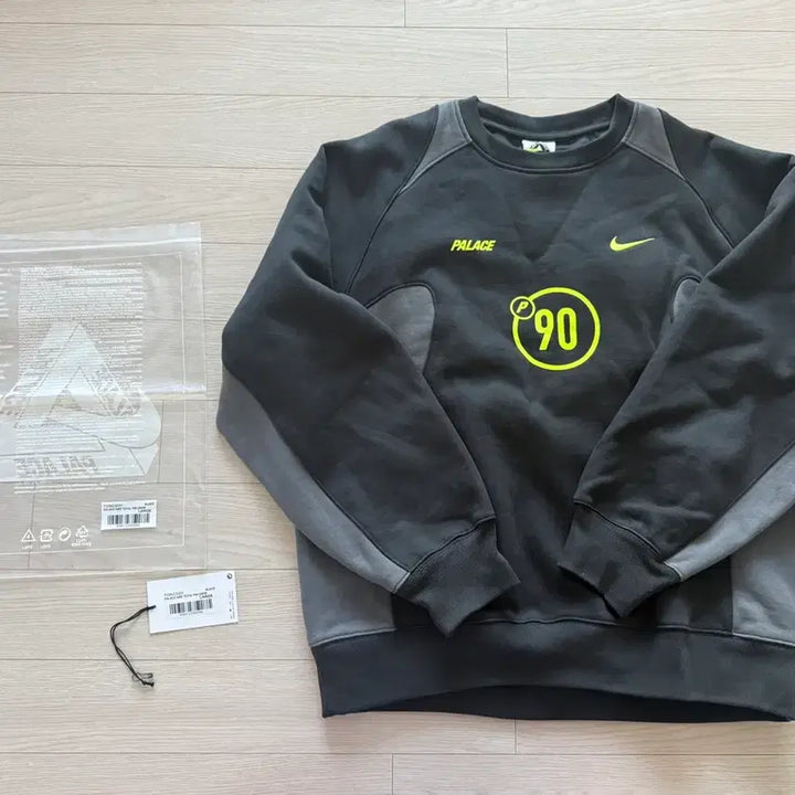 [BUNJANG] Palace x Nike Total 90 Crew Black (L) / 팔라스 x 나이키 토탈 P90 크루 블랙