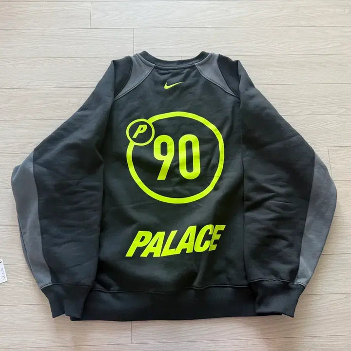[BUNJANG] Palace x Nike Total 90 Crew Black (L) / 팔라스 x 나이키 토탈 P90 크루 블랙