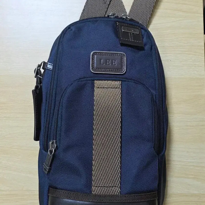 [SOLD OUT] 투미정품 슬링백