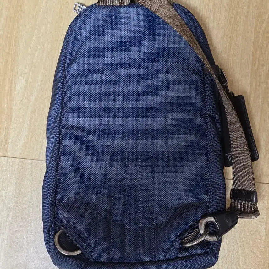[SOLD OUT] 투미정품 슬링백
