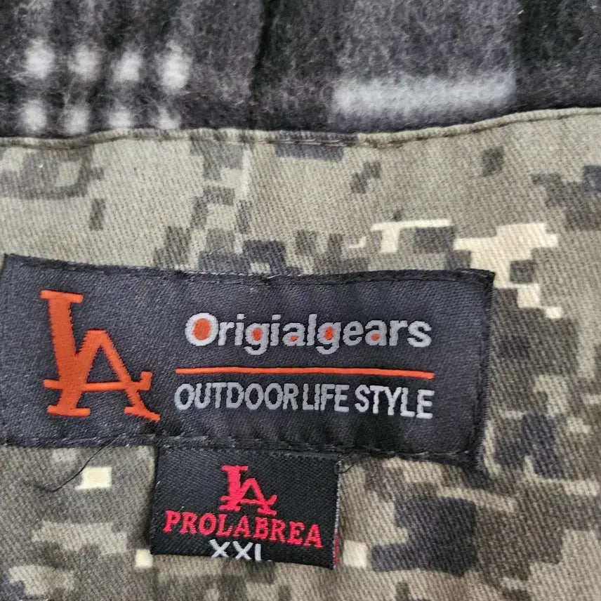 [BUNJANG] LA Digital Pattern Winter Coat / la 디지털무늬 방한복