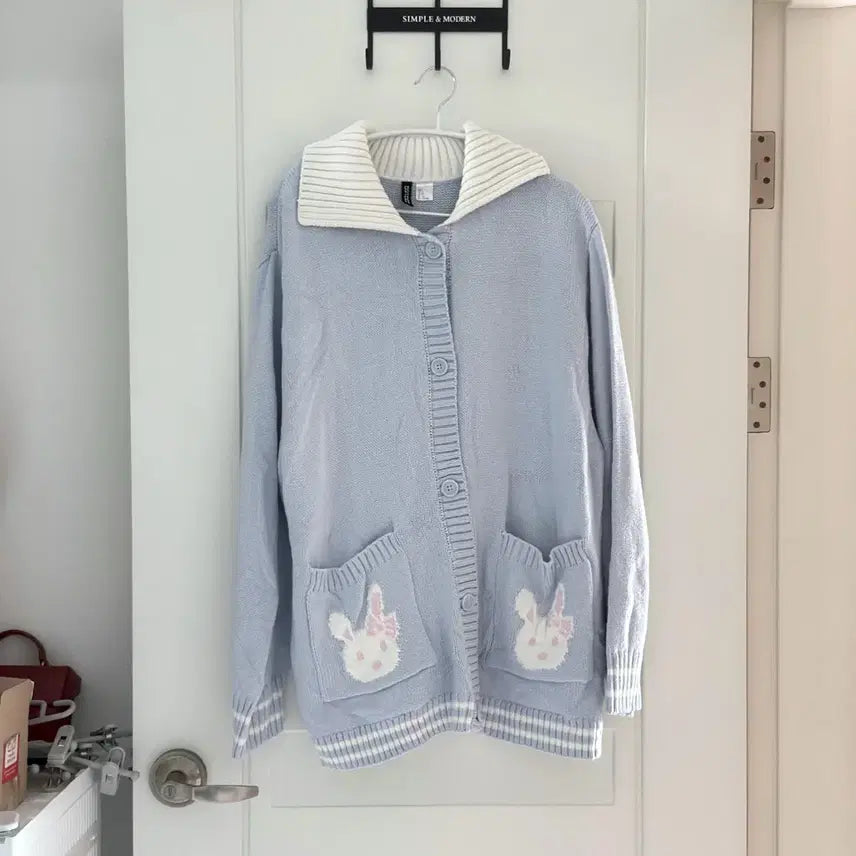 [BUNJANG] H&amp;M Rabbit Embroidered Blue Cardigan / H&amp;M 토끼 자수 블루 가디건