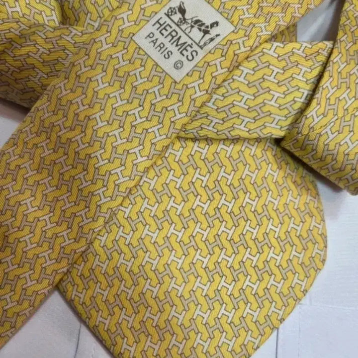 [BUNJANG] Hermès Yellow H Logo Silk Tie / 에르메스 옐로우 H 로고 실크 넥타이
