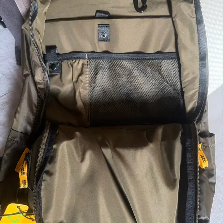 [SOLD OUT] 크래쉬 베기지 백팩