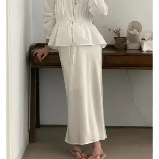 [BUNJANG] MoodMe Crack Satin Skirt / [새제품]무드미 crack satin skirt 아이보리 블랙
