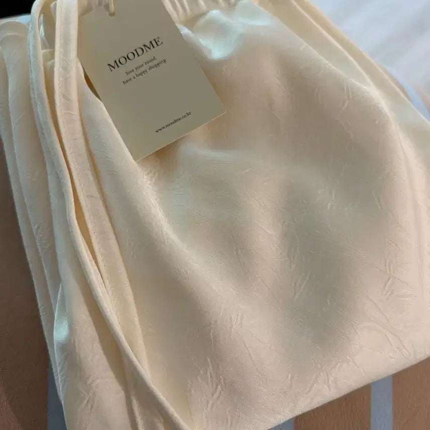 [BUNJANG] MoodMe Crack Satin Skirt / [새제품]무드미 crack satin skirt 아이보리 블랙