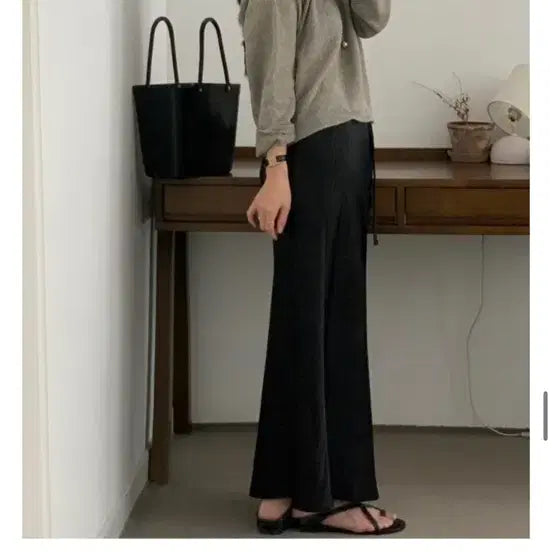 [BUNJANG] MoodMe Crack Satin Skirt / [새제품]무드미 crack satin skirt 아이보리 블랙