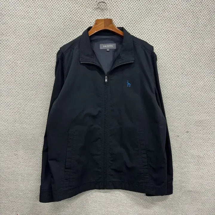 [BUNJANG] Hazzys Embroidered Logo Blouson Jacket / 헤지스 자수로고 바람막이 블루종 자켓 100 A09260