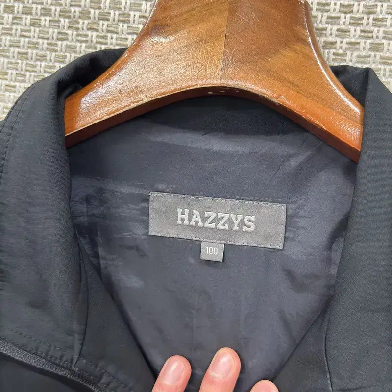 [BUNJANG] Hazzys Embroidered Logo Blouson Jacket / 헤지스 자수로고 바람막이 블루종 자켓 100 A09260
