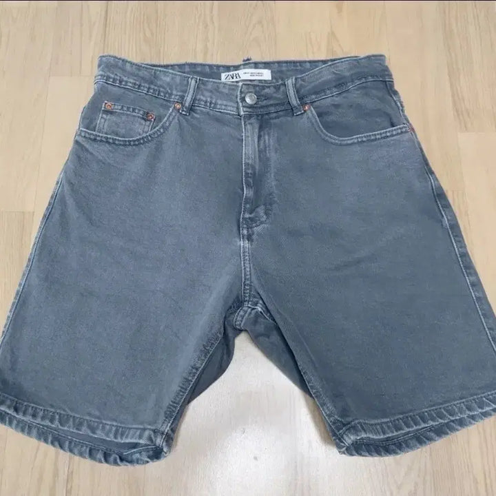 [BUNJANG] ZARA Washed Denim Shorts (Gray, Size 32) / ZARA 워싱 데님 반바지 그레이 (32사이즈)
