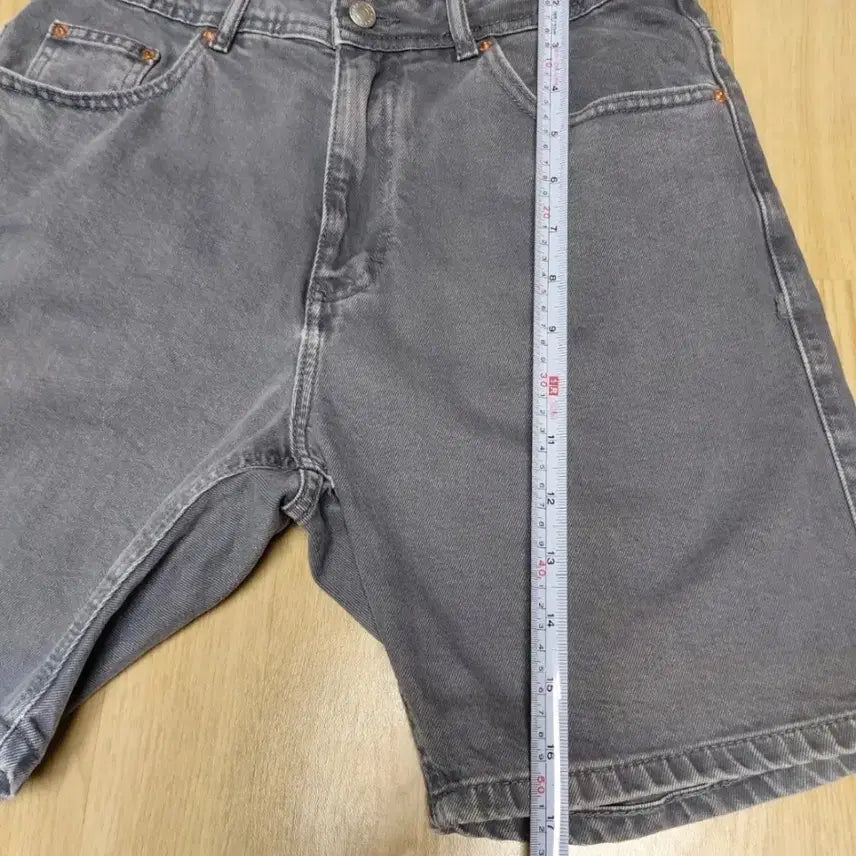 [BUNJANG] ZARA Washed Denim Shorts (Gray, Size 32) / ZARA 워싱 데님 반바지 그레이 (32사이즈)