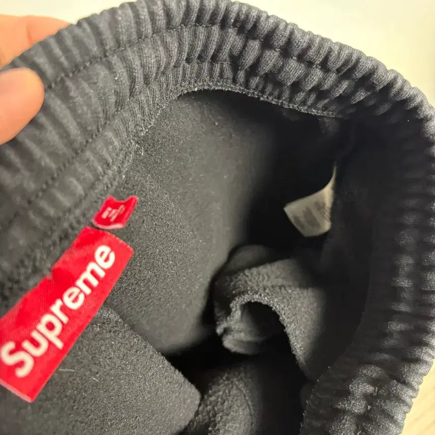 [SOLD OUT] 슈프림 조거팬츠