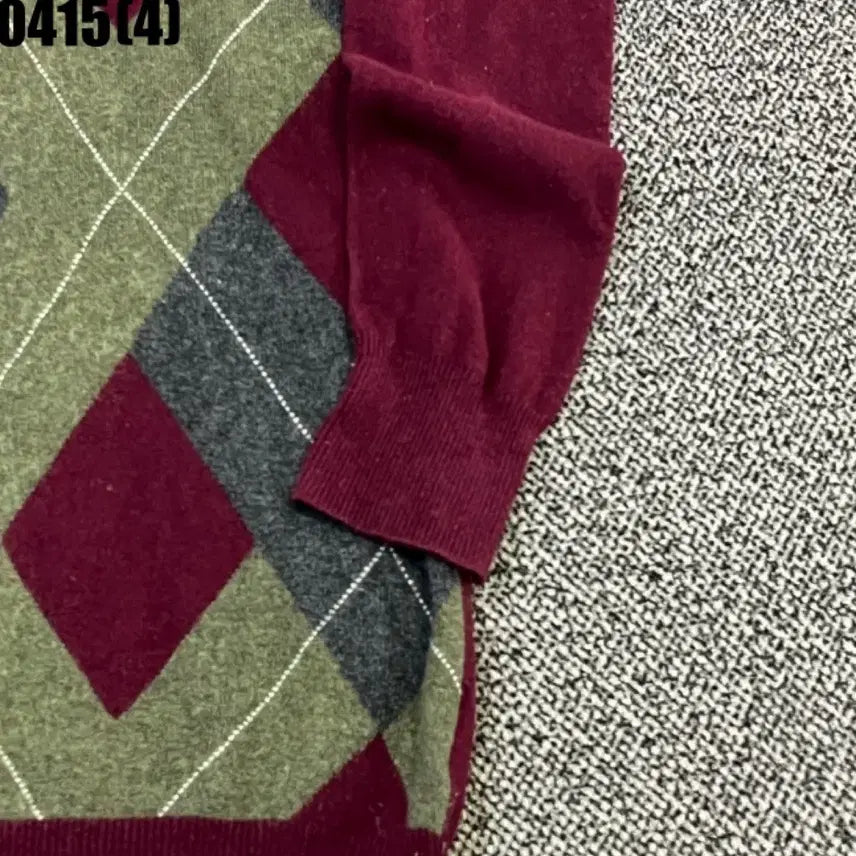 [BUNJANG] Fred Perry Argyle V-Neck Knit Sweater / 프레드페리 아가일 V넥 니트 90 | 0415 [4]