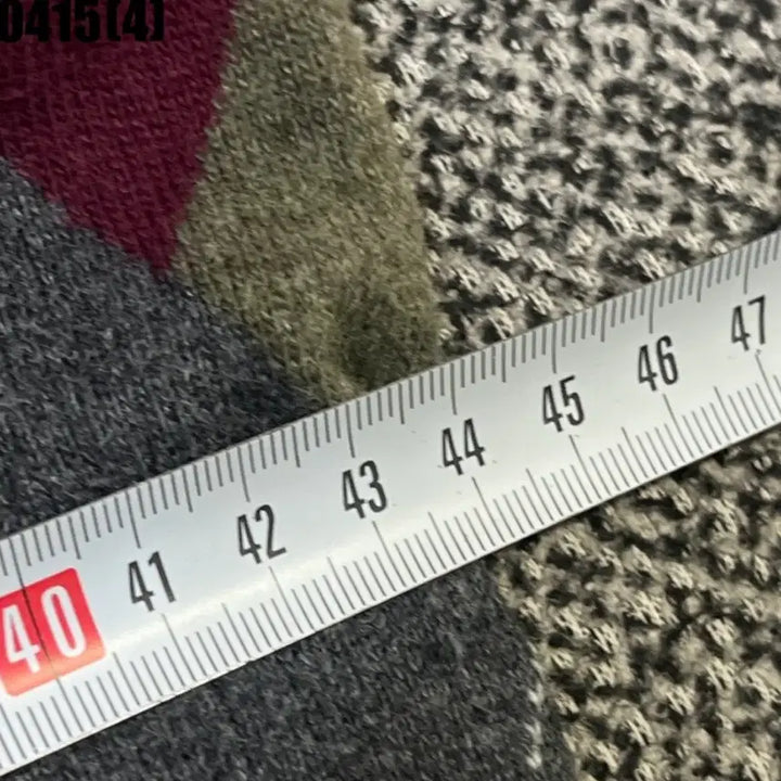 [BUNJANG] Fred Perry Argyle V-Neck Knit Sweater / 프레드페리 아가일 V넥 니트 90 | 0415 [4]