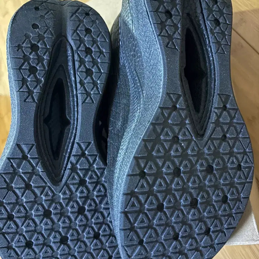[BUNJANG] Black Sneakers Size 230 / 블랙 운동화 230