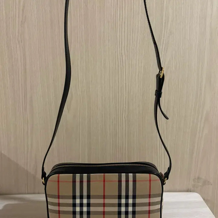 [SOLD OUT] [정품] 버버리 가방 체크 카메라백 크로스백