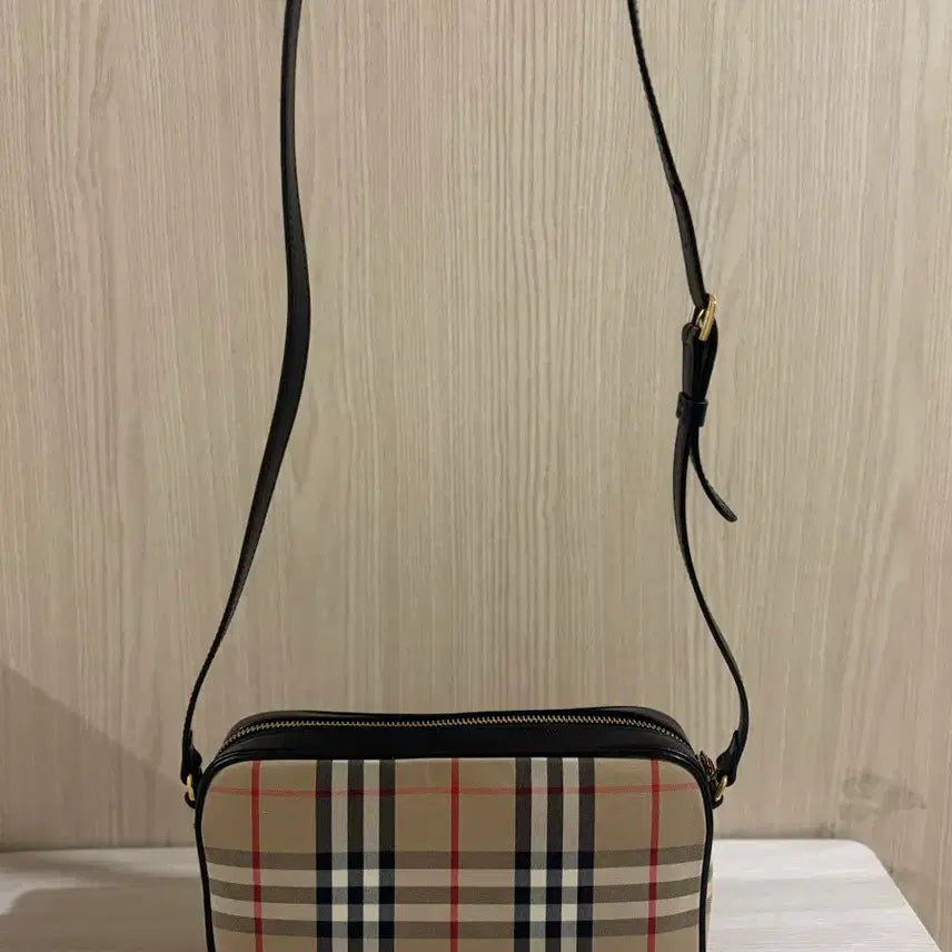 [SOLD OUT] [정품] 버버리 가방 체크 카메라백 크로스백