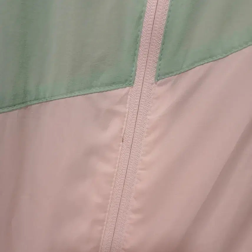 [SOLD OUT] 디스커버리 정품 남성 바람막이 105 사이즈 (여성 입으셔도됨)