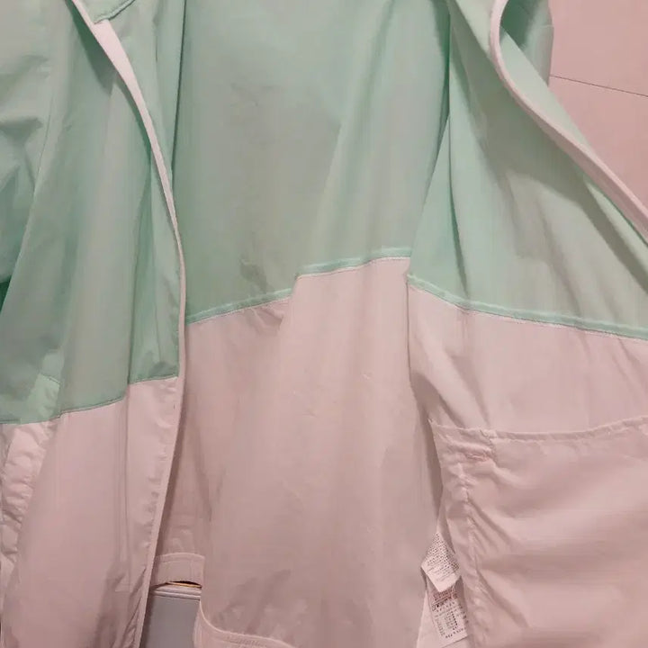 [SOLD OUT] 디스커버리 정품 남성 바람막이 105 사이즈 (여성 입으셔도됨)