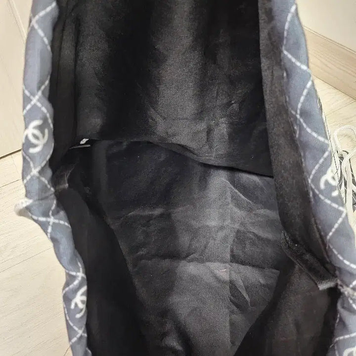 [SOLD OUT] 정품) 샤넬 드로스트링 백팩 가방 판매합니다