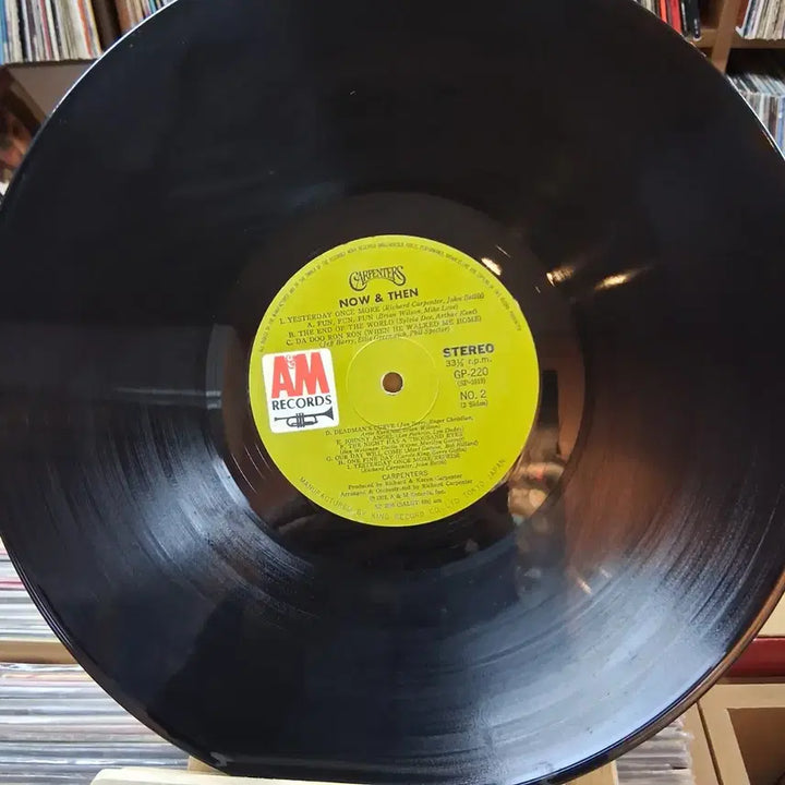 [SOLD OUT] 자켓 디자인도 멋스러워서 카펜터스 Now &amp; Then LP 음반