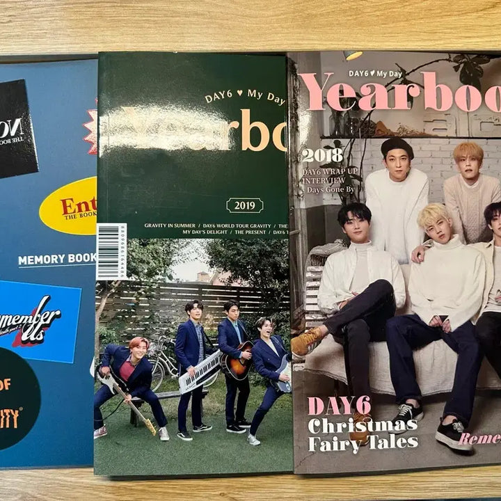 [SOLD OUT] 데이식스 이어북 메모리북 2018 2019 일괄 시즌그리팅 데식 굿즈