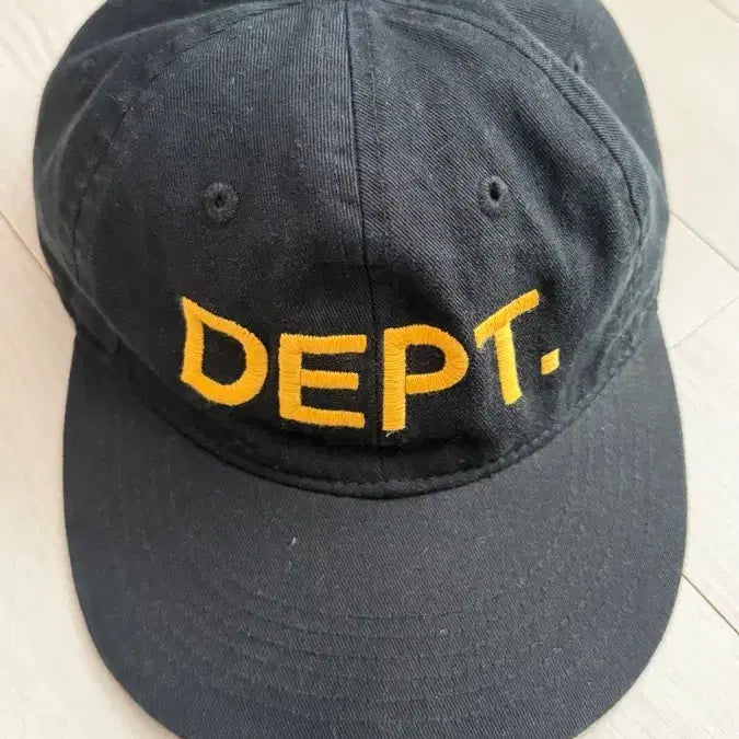 [SOLD OUT] 갤러리 디파트먼트 DEPT 볼캡 블랙