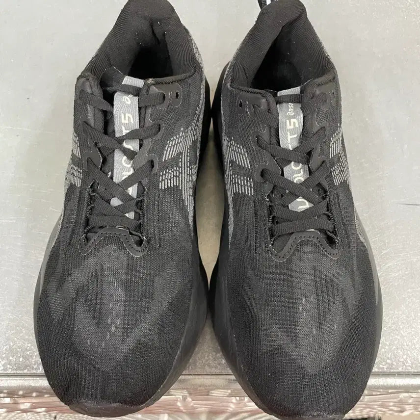 [SOLD OUT] 아식스 노바블라스트 5 블랙 255 (gr-4491)