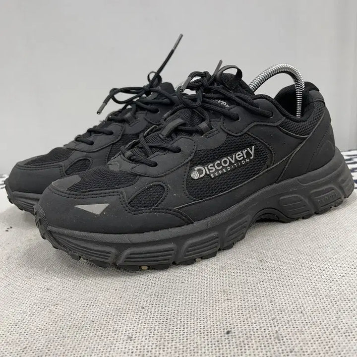 [BUNJANG] Discovery Mountain LT Black Sneakers 260 / 디스커버리 버킷 마운틴 LT 블랙 운동화 260 X00014