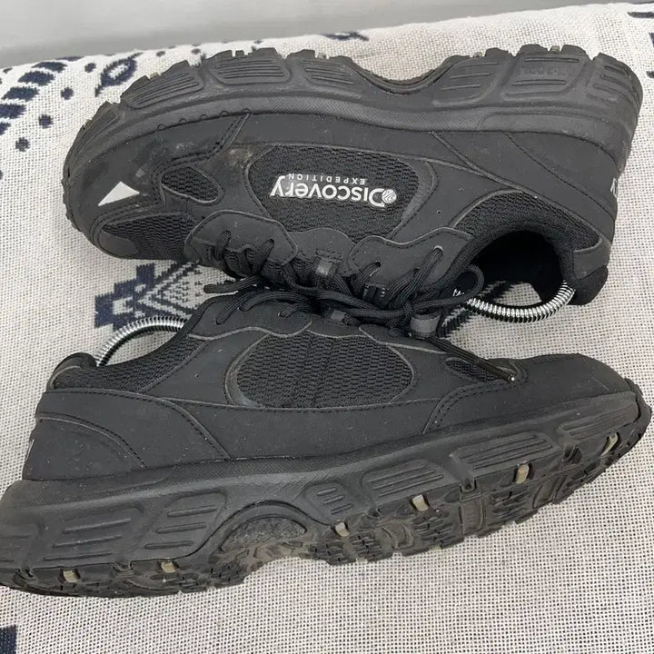 [BUNJANG] Discovery Mountain LT Black Sneakers 260 / 디스커버리 버킷 마운틴 LT 블랙 운동화 260 X00014