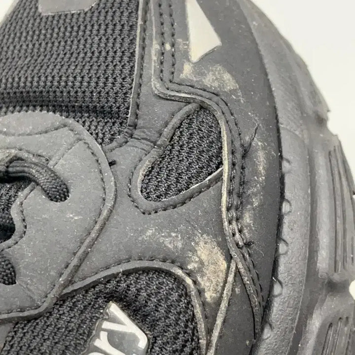 [BUNJANG] Discovery Mountain LT Black Sneakers 260 / 디스커버리 버킷 마운틴 LT 블랙 운동화 260 X00014