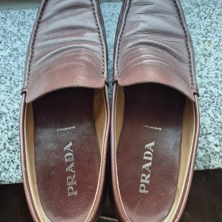 [SOLD OUT] PRADA 프라다 가죽 로퍼