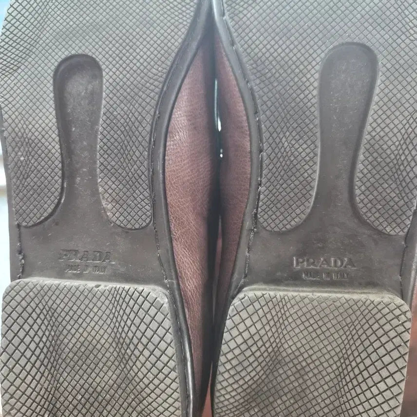 [SOLD OUT] PRADA 프라다 가죽 로퍼